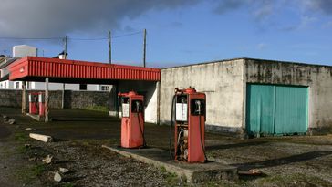 Verlassene Tankstelle / Deindustrialisierung / Industriebrache (Symbolbild)