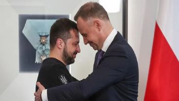 Wladimir Selenskij (l.), Präsident der Ukraine, und Andrzej Duda, Oberhaupt Polens (2023) Bild: RT