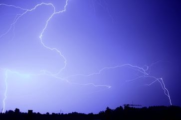 Gewitter, Sturm, Überspannung, Unwetter (Symbolbild)