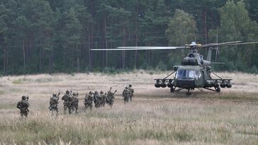 Auf dem Archivbild: NATO-Militärpersonal Bild: NurPhoto / Gettyimages.ru