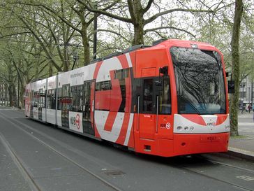 Kölner Verkehrs-Betriebe Niederflur-Stadtbahnwagen (Symbolbild)