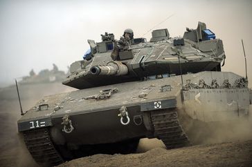 Merkava IV mit Trophy-Hardkill-System