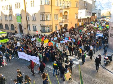 Fridays-for-Future Demo Archivbild)