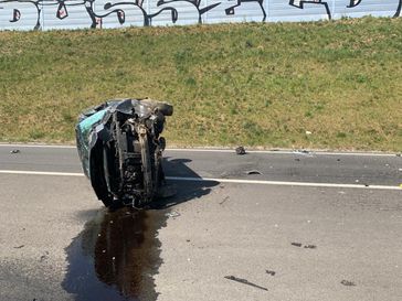 Der schwer beschädigte Kia. Bild: Polizei