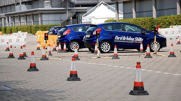 Fahrsicherheitstraining Ford "Vorfahrt für Deine Zukunft" Bild: "obs/Ford-Werke GmbH"