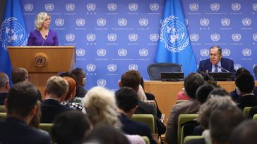 Die Sprecherin des russischen Außenministeriums Maria Sacharowa und der russische Außenminister Sergei Lawrow während einer Pressekonferenz im UN-Hauptquartier, 24. September 2022. Bild: Sputnik / Pressedienst des russischen Außenministeriums