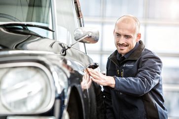 Bereit für die Wintersaison? Wer seinen Oldtimer jetzt abmeldet, sollte auf Reinigung, Luftdruck und vieles mehr achten.