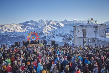 Mit einem „fetten“ Line-Up startet Saalbach Anfang Dezember wieder in die Wintersaison. Mit Fettes Brot, Labrassbanda, Johnossi, Eskimo Callboy, Vodoo Jürgens, Mavi Phoenix und vielen anderen geht es von 06. bis 08. Dezember wieder rund im Skicircus Saalbach Hinterglemm Leogang Fieberbrunn. Bild:     Daniel Roos