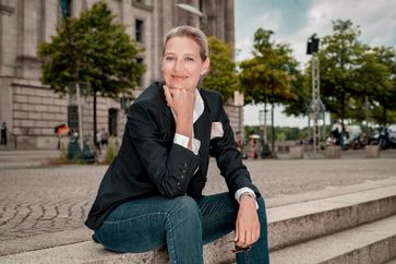 Dr. Alice Weidel, Bundessprecherin der Alternative für Deutschland. / Weiterer Text über ots und www.presseportal.de/nr/110332 / Die Verwendung dieses Bildes für redaktionelle Zwecke ist unter Beachtung aller mitgeteilten Nutzungsbedingungen zulässig und dann auch honorarfrei. Veröffentlichung ausschließlich mit Bildrechte-Hinweis. Bildrechte: AfD - Alternative für Deutschland Fotograf: Alternative für Deutschland