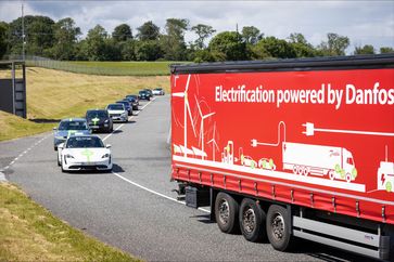 Auf dem Weg nach Le Mans: Elektrischer Roadtrip mit 48 Fahrzeugen von Dänemark nach Frankreich