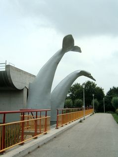 Wal Skulpturen Metrostation De Akkers in Spijkenisse