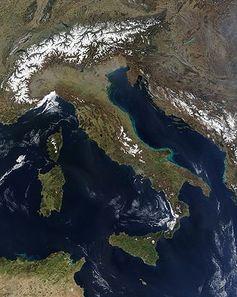 Satellitenbild von Italien. Bild: Jacques Descloitres, MODIS Rapid Response Team, NASA/GSFC / NASA