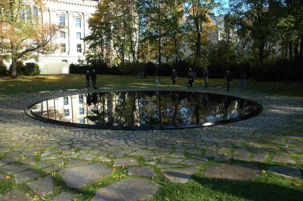 Gedenkstätte im Oktober 2012 nach der Einweihung