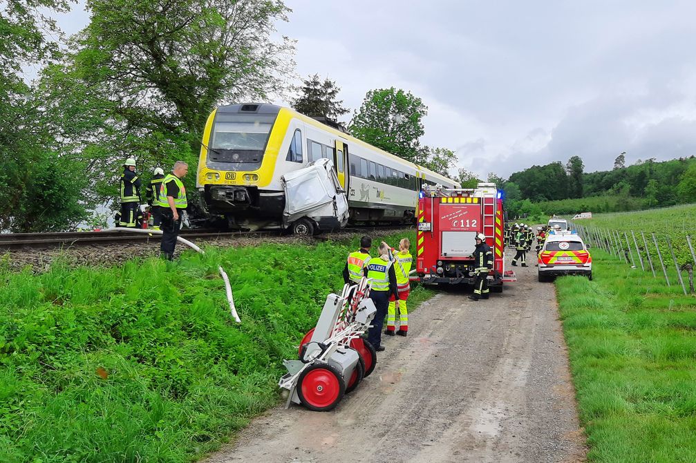 240522 Unfall Bahn-LKW Maurach