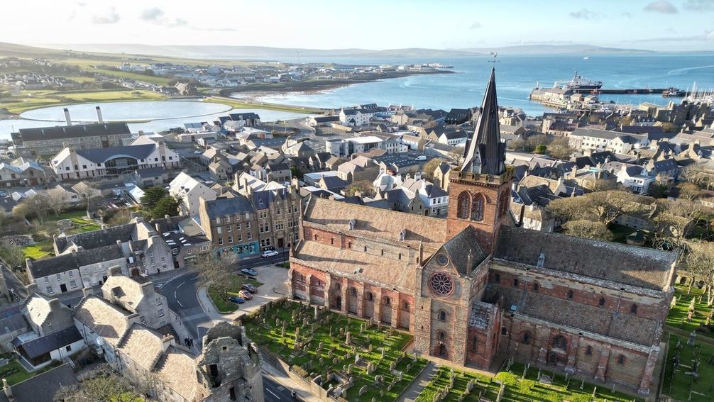 Symbolbild: Blick auf die St. Magnus Kathedrale von Orkney Bild: Legion-media.ru