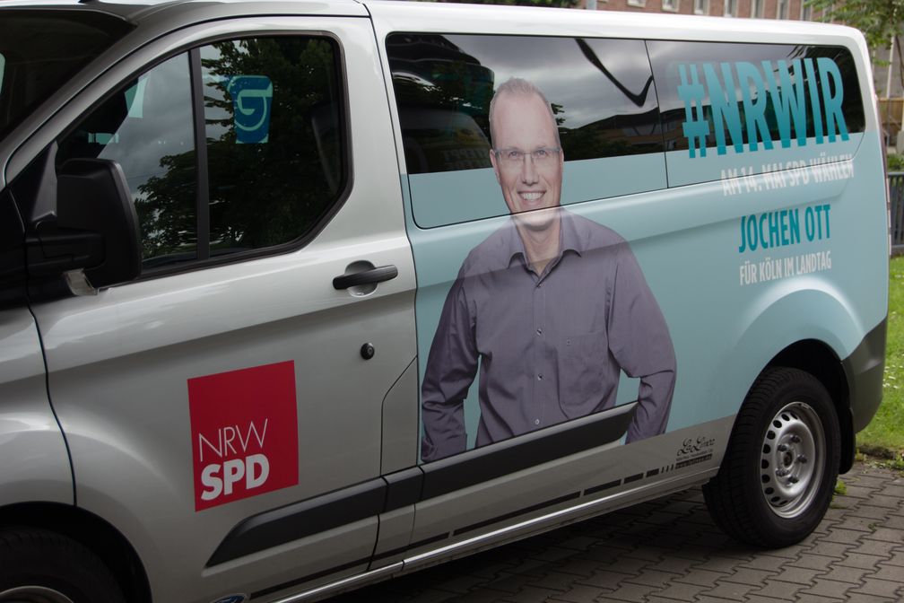 Wahlkampfbus von  Jochen Ott zur Landtagswahl 2017 in Nordrhein-Westfalen