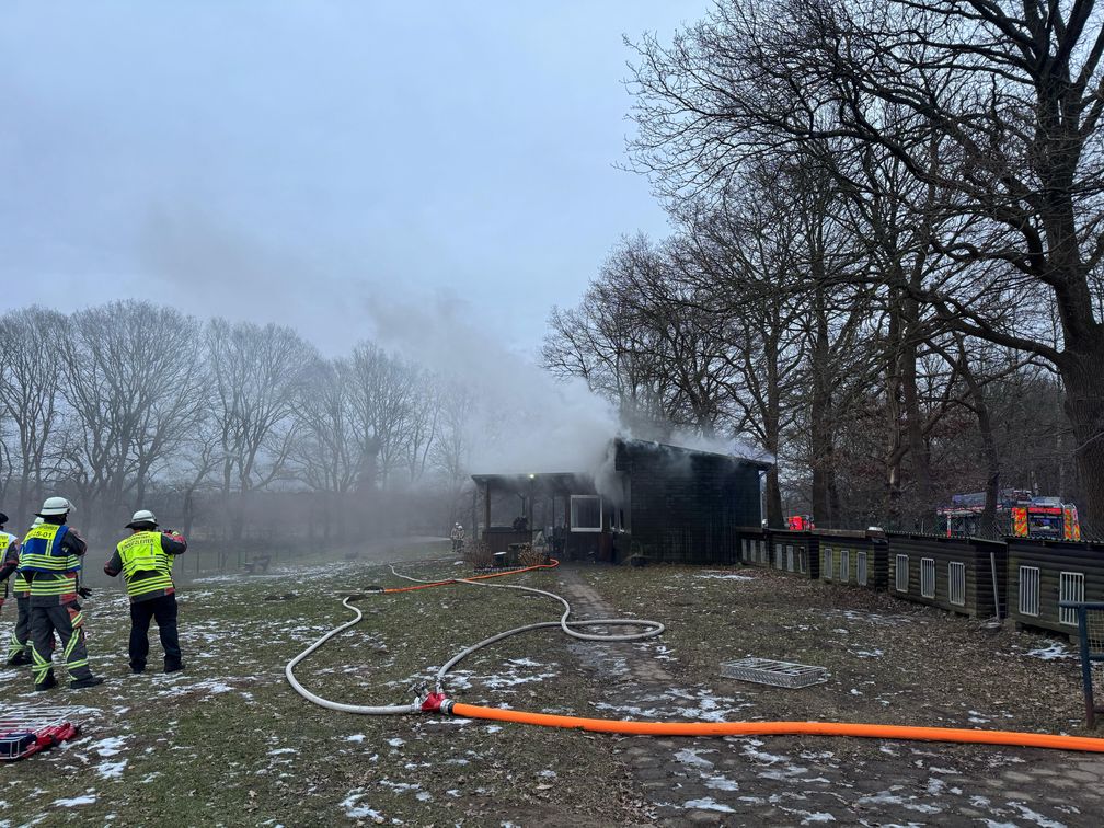 Norderstedt-Brand-im-Vereinsheim-im-Lemsahler-Weg