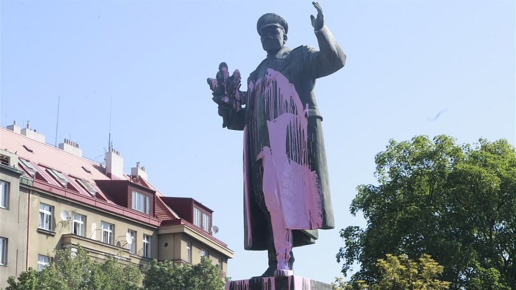 Die Statue des sowjetischen Marschalls ist in Prag nicht willkommen Bild: Unser Mitteleuropa/tyden.cz