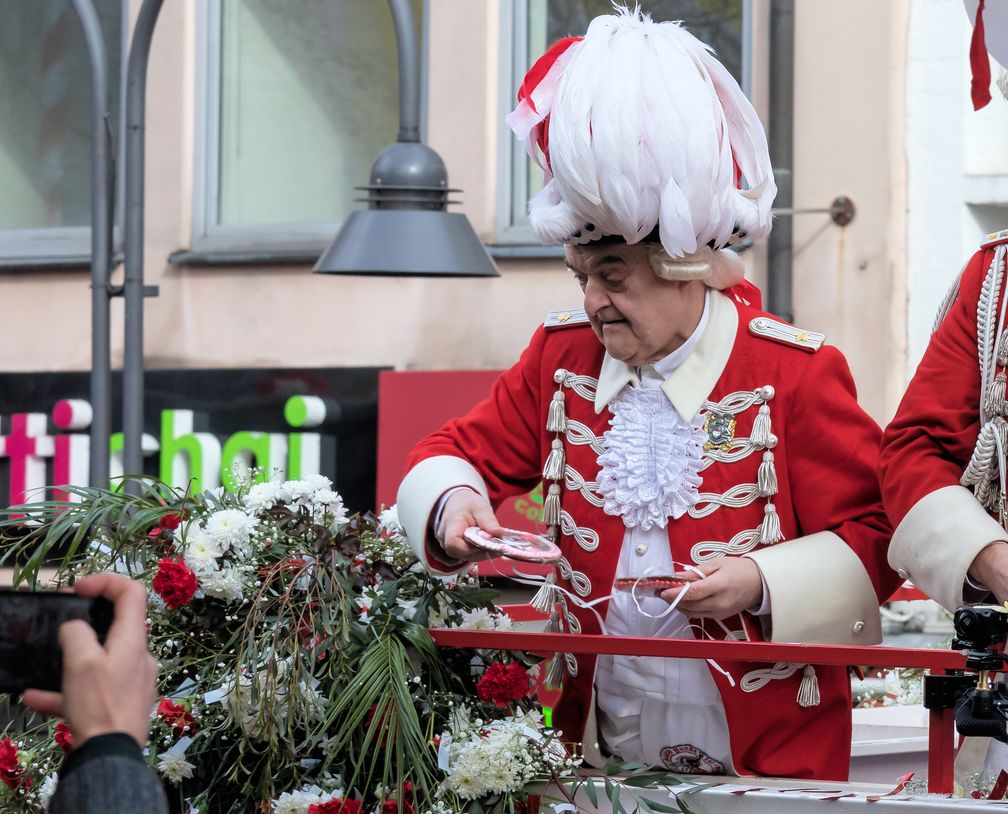 Herbert Reul (2019), Rosenmontagsumzug (Symbolbild)