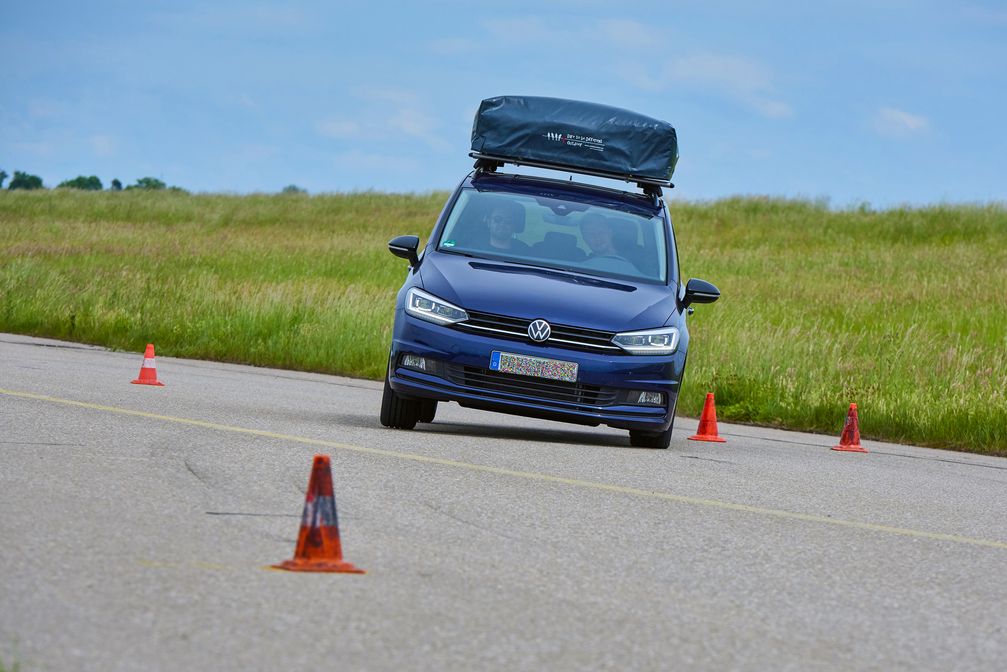 ADAC Ausweichtest Dachzelt auf VW Touran