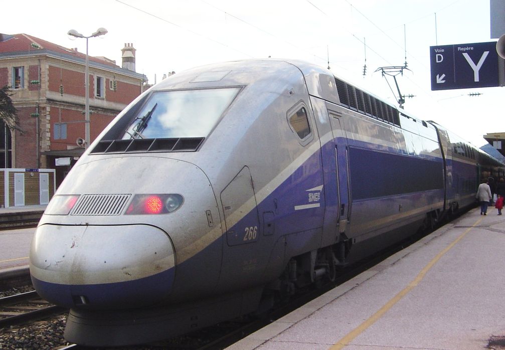 Ein moderner TGV Duplex in Toulon