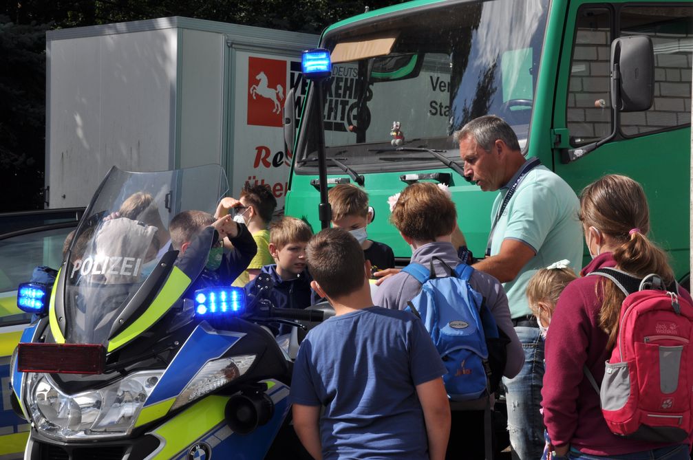 Das Motorrad, ein Highlight unter den Polizeifahrzeugen Bild: Polizei