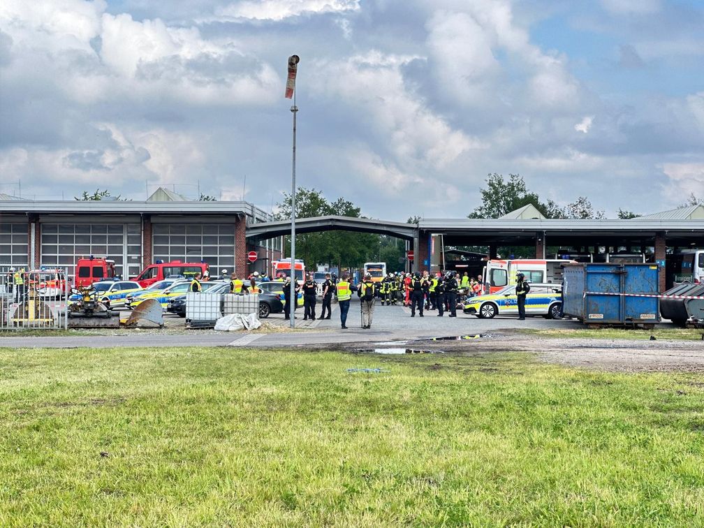 Mehr als 800 Einsatzkräfte waren bei der Großübung in Nordhorn im Einsatz.
Bild: Polizei Osnabrück