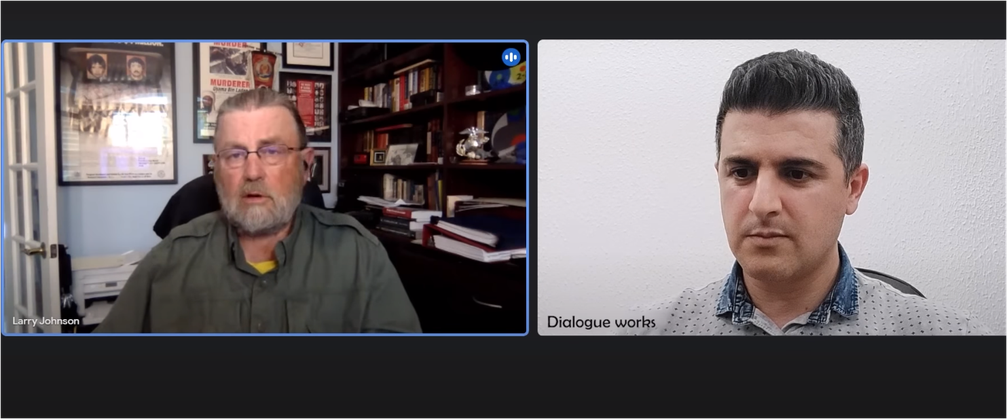 Ehemaliger Analyst der CIA Larry C. Johnson (li.) im Interview per Fernschaltung mit dem YouTube-Kanal Dialogue works, Stillbild aus Videomaterial Bild: Dialogue works