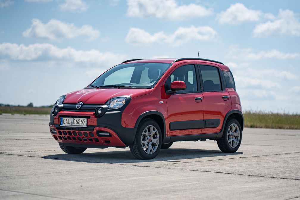 Schlusslicht ist der Fiat Panda 1.0 GSE Hybrid (Note 4,4) / Weiterer Text über ots und www.presseportal.de/nr/7849 / Die Verwendung dieses Bildes für redaktionelle Zwecke ist unter Beachtung aller mitgeteilten Nutzungsbedingungen zulässig und dann auch honorarfrei. Veröffentlichung ausschließlich mit Bildrechte-Hinweis. Bildrechte: ADAC Fotograf: ADAC/Abgedreht