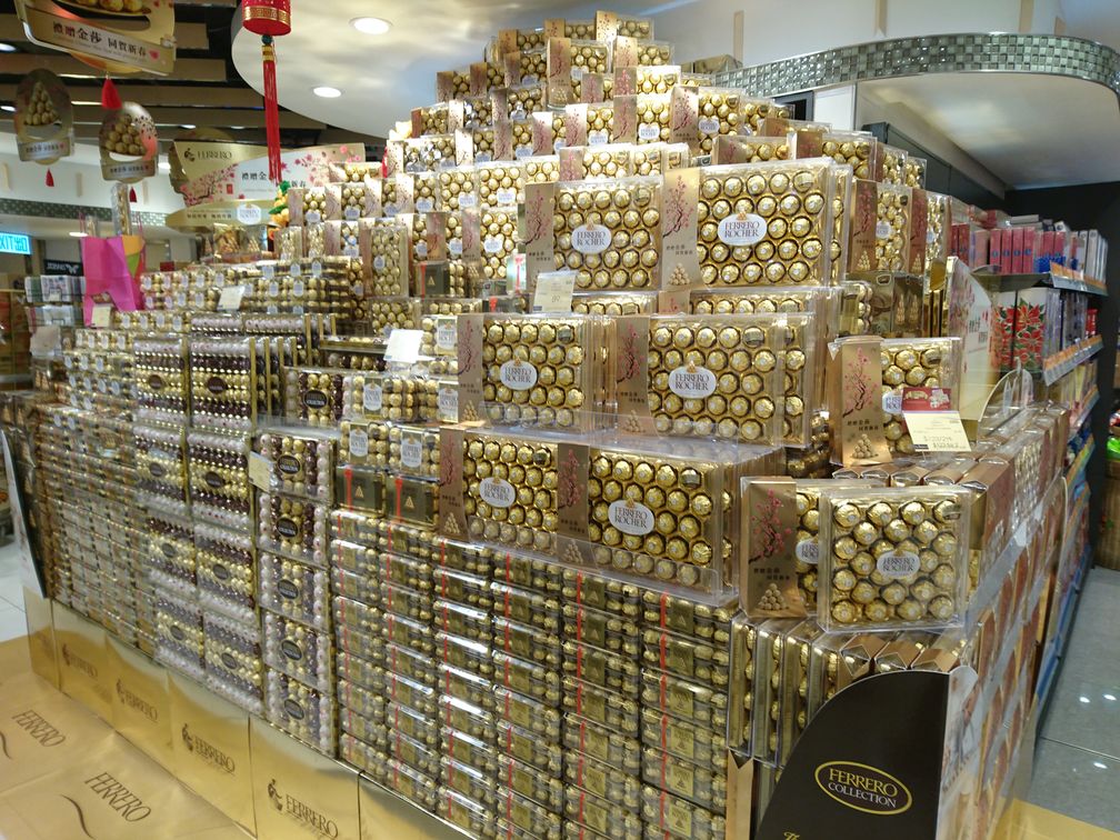 FERRERO Süßigkeiten (Symbolbild)