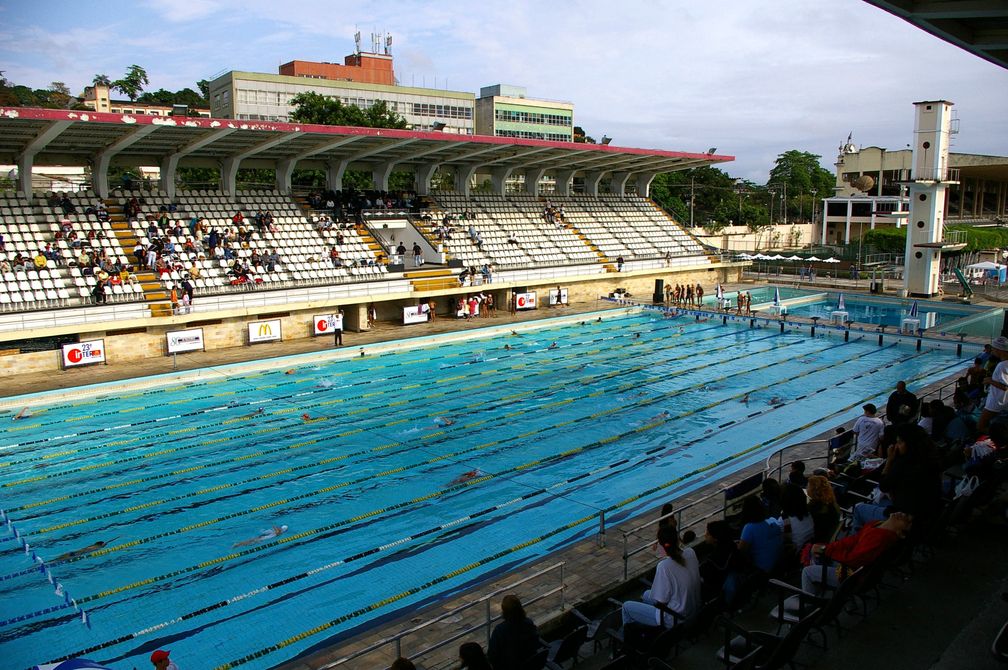 Schwimmbecken während eines Wettkampfs