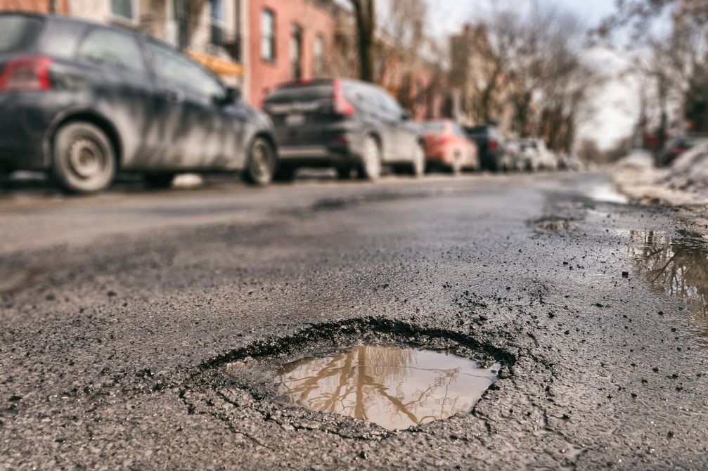 79 Prozent der Autofahrer klagen über Schlaglöcher.