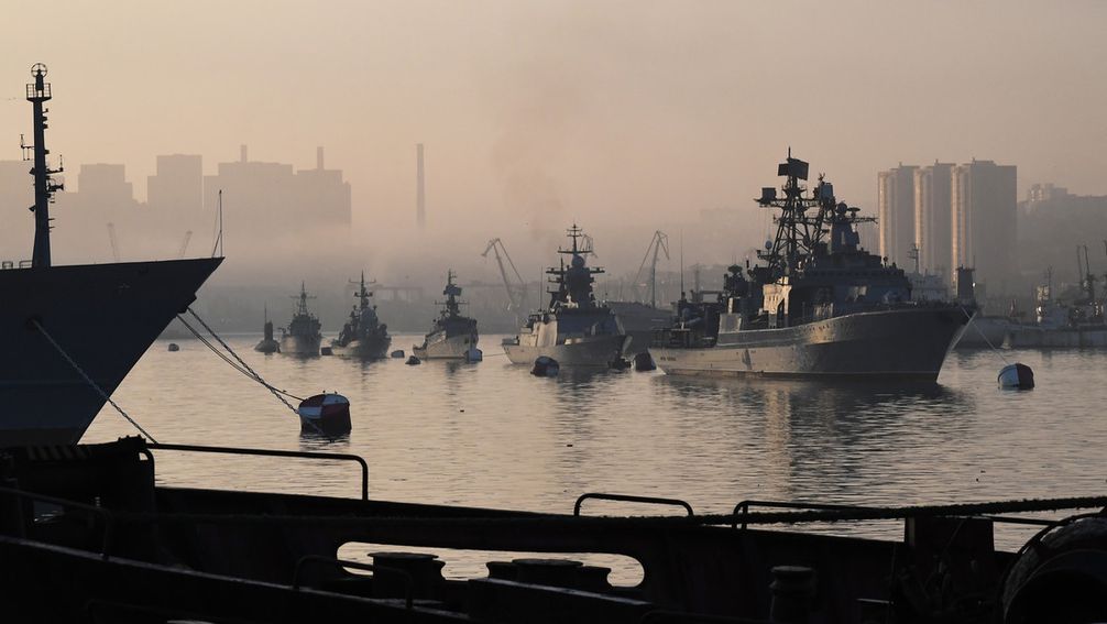 Schiffe der russischen Pazifikflotte vor dem Beginn einer Militärparade in Wladiwostok Bild: Sputnik / Witali Ankow