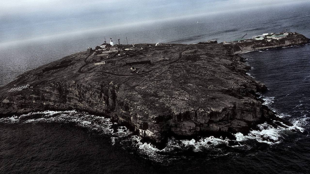 Die Schlangeninsel im Schwarzen Meer. Hier wurden am 30. August 2023 erst vier, dann ein weiteres und wieder ein weiteres Schnellboot der ukrainischen Streitkräfte aus der Luft zerstört. Bild: RT