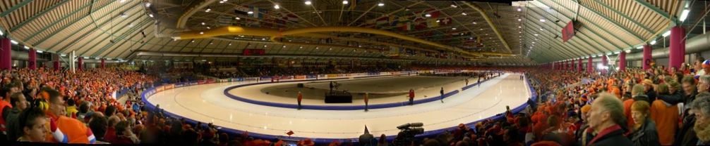 Das Thialf ist ein Eisstadion in Heerenveen, das 1967 als Freiluftarena eröffnet wurde. Benannt wurde das Stadion nach Thialfi, einem Diener des Gottes Thor in der nordischen Mythologie. 1986 wurde die Eisbahn überdacht, seitdem finden 12.500 Zuschauer im Thialf Platz.