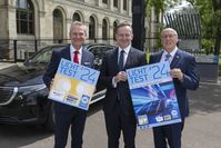 Vorstellung der Licht-Test-Plakette 2024 durch ZDK-Präsident Arne Joswig, Bundesverkehrsminister Dr. Volker Wissing und DVW-Präsident Prof. Kurt Bodewig,