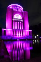 Beleuchtung des Planetariums Hamburg in Pink zum Welt-Mädchentag 2014
