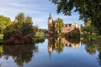 Das Schloss im Muskauer Park Bild: Marketing-Gesellschaft Oberlausitz mbH Fotograf: Mario Kegel