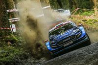 Ford Fiesta WRC auf sieben von 22 Wertungsprüfungen das schnellste Auto der WM-Rallye Großbritannien: Pontus Tidemand/Ola Floene mit weiter stark ansteigender Lernkurve.  Bild: "obs/Ford-Werke GmbH/VIALATTE Aurelien"