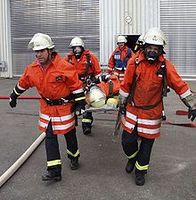 Rettung von Verletzten bei einer Einsatzübung Bild: de.wikipedia.org