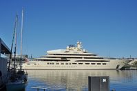 Luxusyacht "Dilbar" 2017 in Barcelona Bild: Rechtsanwälte Steinhöfel Fotograf: Alberto Rovira