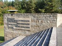 Gedenktafel an der Mahn- und Gedenkstätte KZ Langenstein-Zwieberge