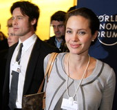 Jolie und Brad Pitt auf dem Weltwirtschaftsforum Bild: World Economic Forum von Cologny, Switzerland