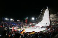 Zehntausende Fans kamen zur Mühlenkopfschanze, der größten Großschanze der Welt. Bild: ExtremNews / Karl Koch